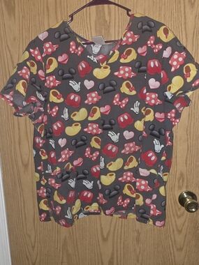 Disney Mickey & Minnie Mouse Print Medical Scrub Top Gray Short Sleeve V-Neck